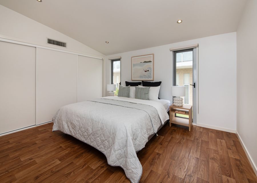 Groves Sunset Views in Aspendale