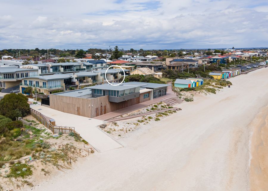 Perfect location for beach strolls 