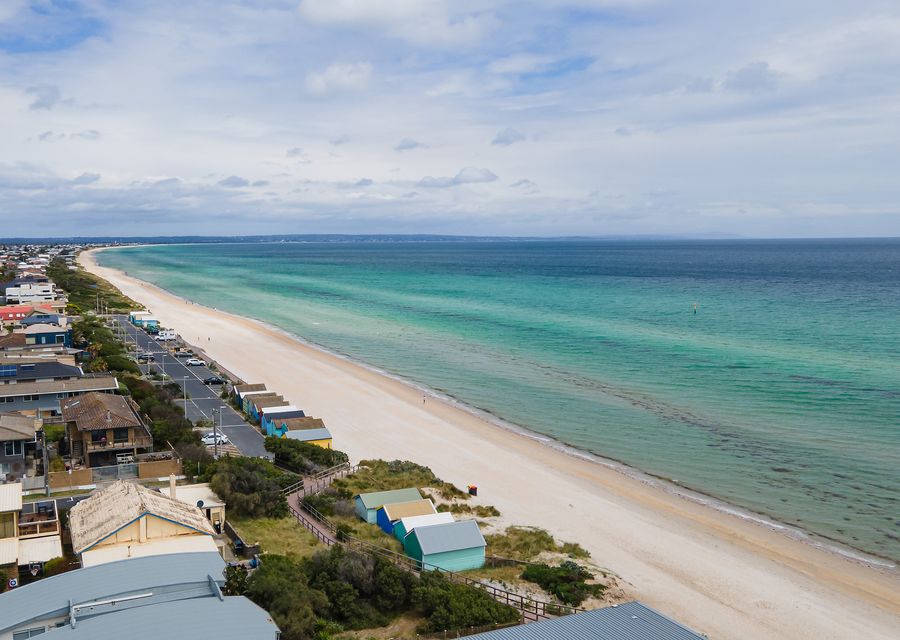 Groves Sunset Views in Aspendale