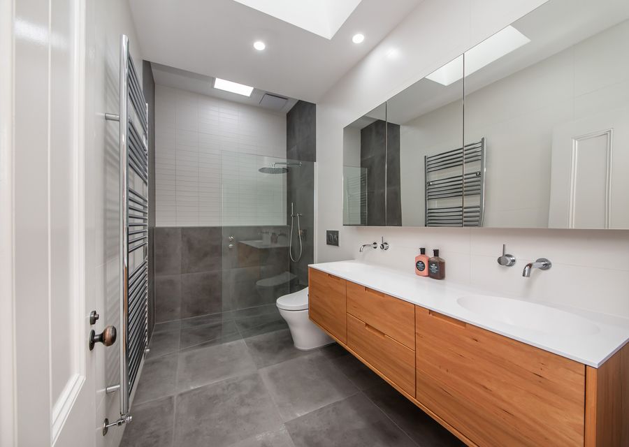 Ensuite bathroom