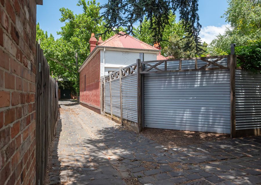 Lanway at the rear of the property 