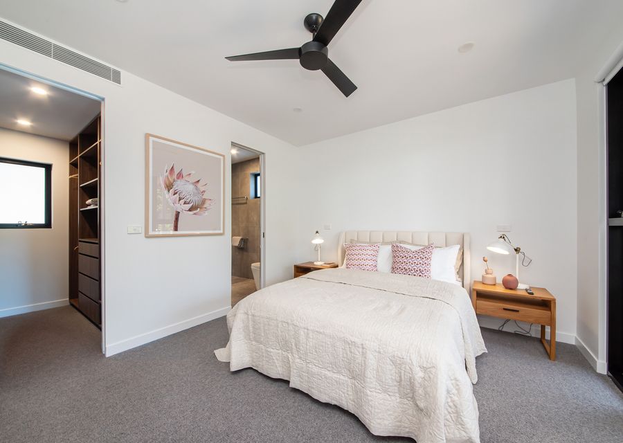 Master with Queen bed and ensuite plus walk in robe 