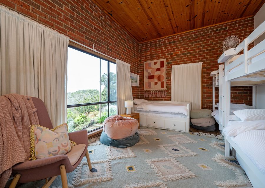 Koonya Treetops with Cedar Spa and sauna