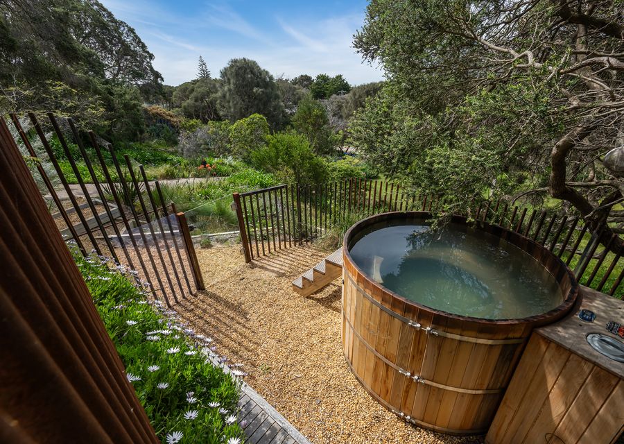 Koonya Treetops with Cedar Spa and sauna