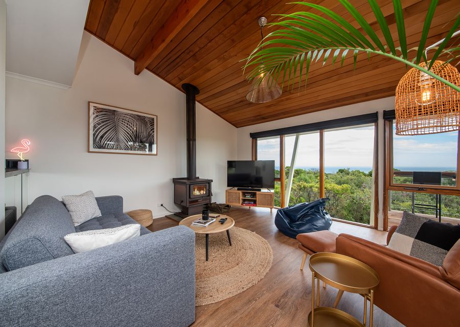 TJ’s Tree House with Ocean Views