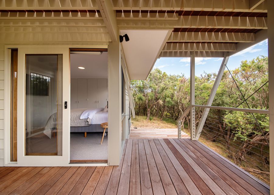 TJ’s Tree House with Ocean Views