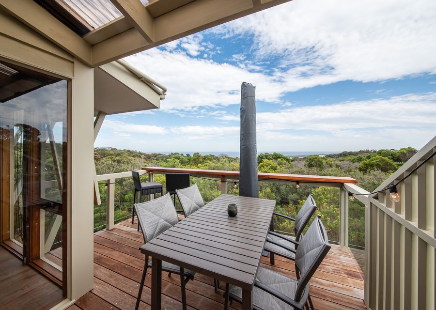Outdoor dining with a view 