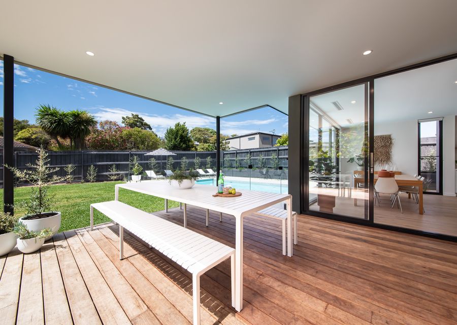 Alfresco dining 