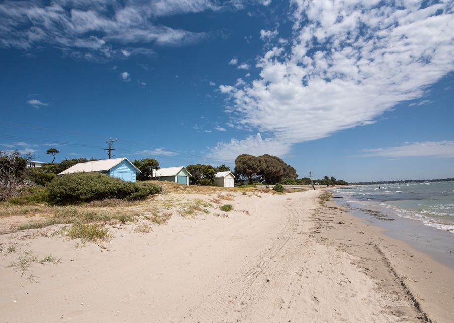 Walk to the beach 