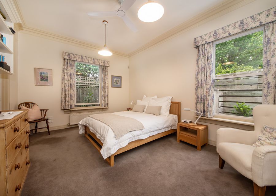 Master bedroom with Queen bed