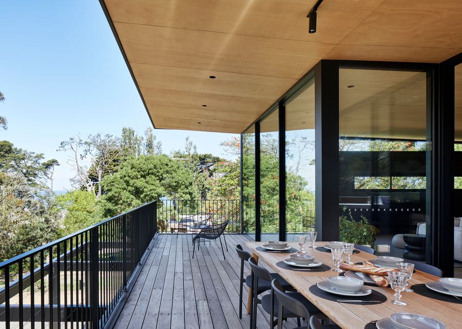 Many options for entertaining. Outdoor dining and built in bbq