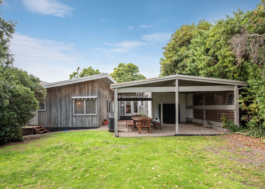 Pebble Views by Property Mums