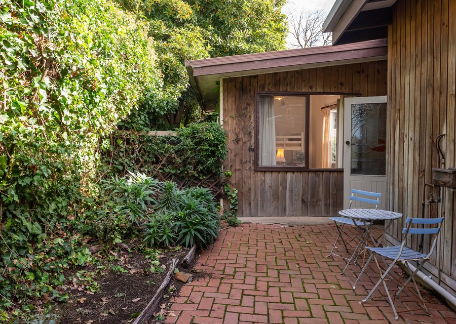 Pebble Views by Property Mums