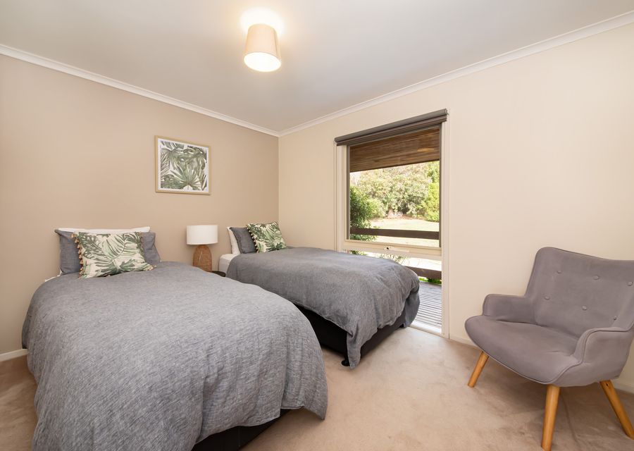 Bedroom 4 (upstairs) 2 king single beds