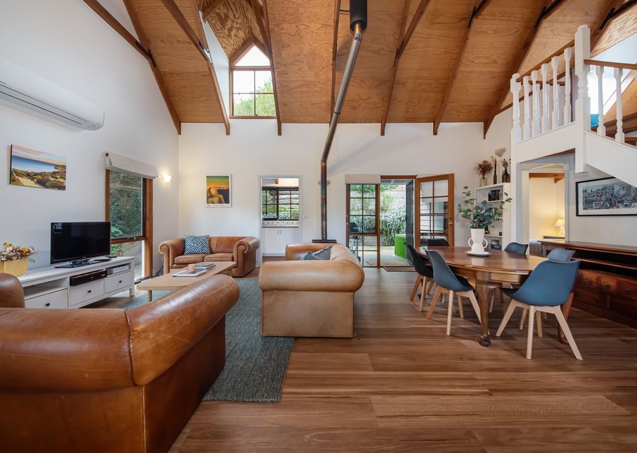 Living and dining room with cosy fireplace
