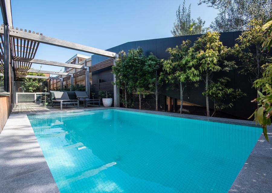 Pool and bbq area 