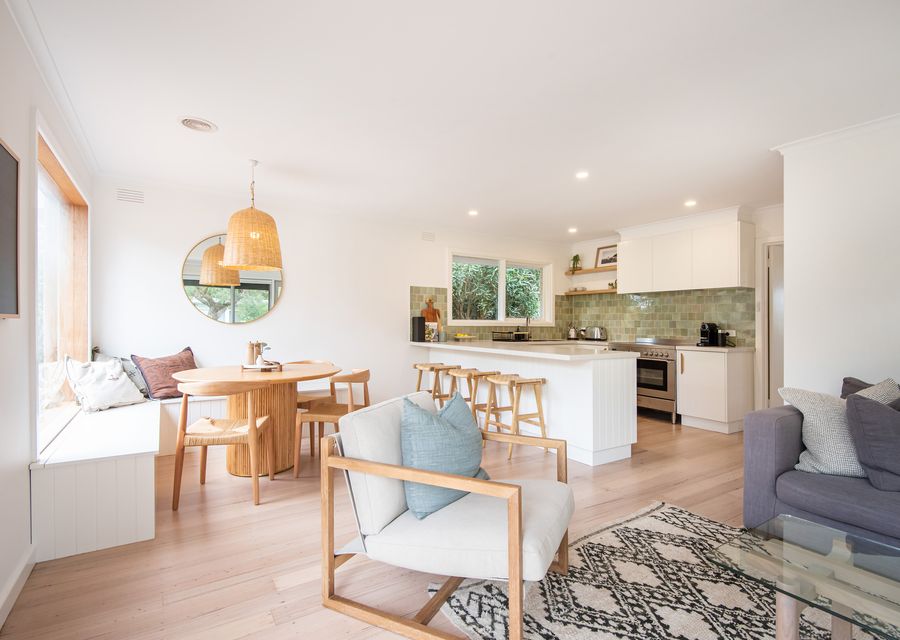 Light and bright living space 
