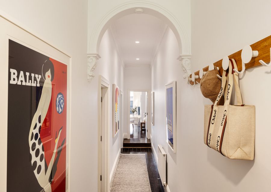 Bright psacious entrance hallway