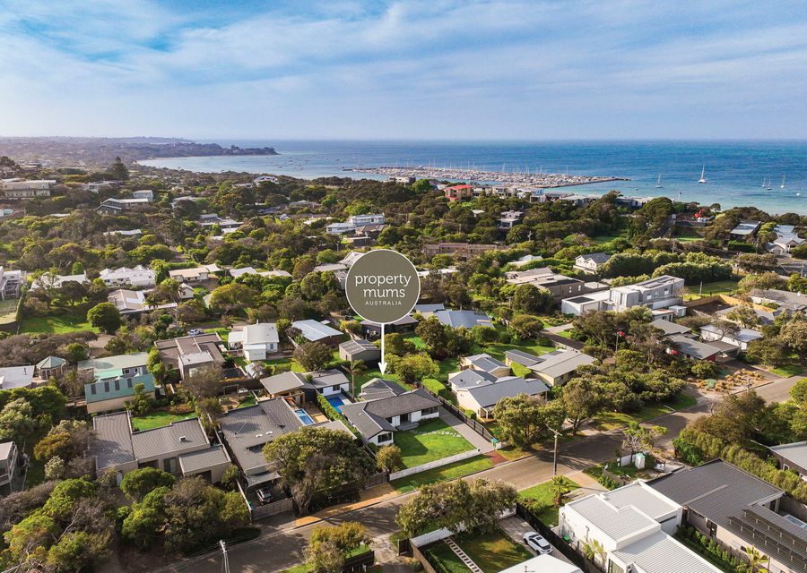 Neighbourhood and surrounds