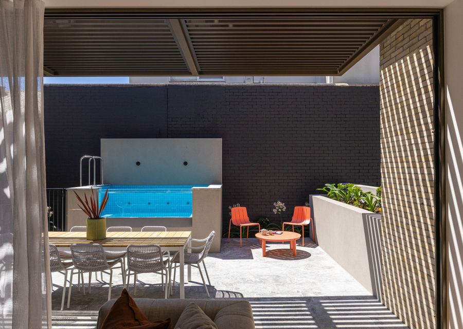 Gas heated plunge pool and outdoor entertaining 