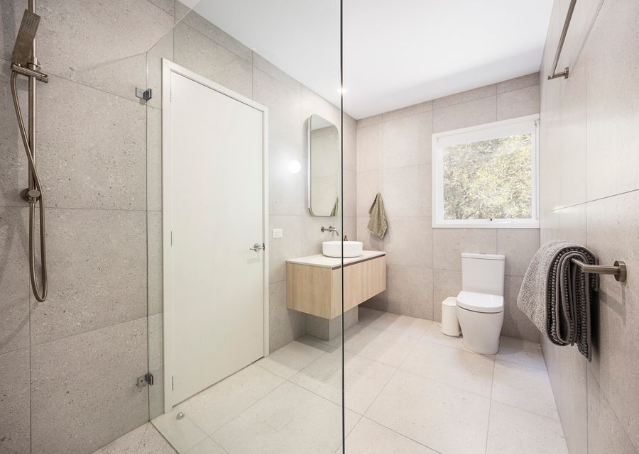 Bathroom - shower and toilet 