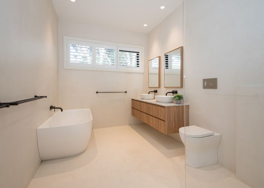Main Bathroom with Bath and Separate Shower 