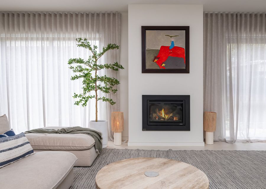 Ornamental fireplace that runs on gas 