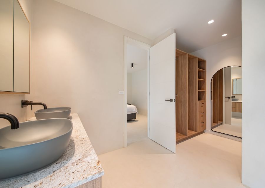 Large Ensuite with Bath and Separate Shower  and WIR