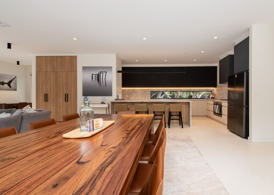 Dining area adjacent to the kitchen 