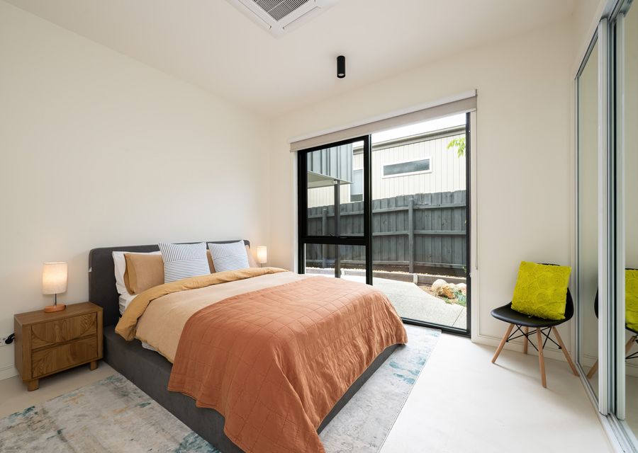 Bedroom with queen bed