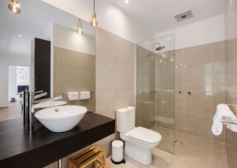 Ensuite bathroom 
