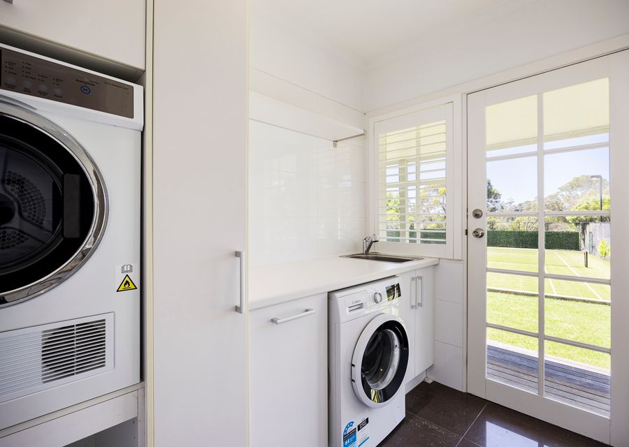 Laundry with washing machine and dryer 