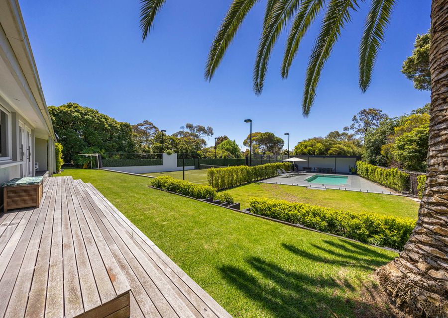 Back yard with absolute privacy 