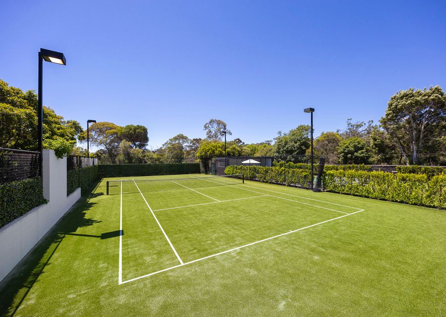 Tennis court that can be lit up at night 