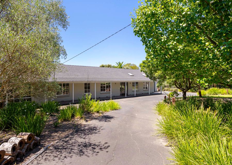 Driveway to the property 