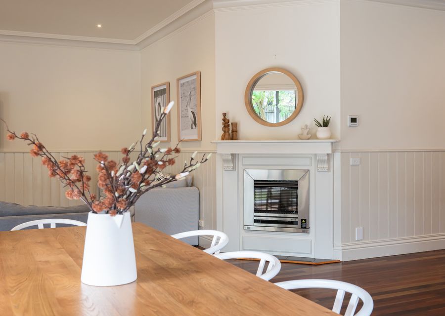 Gas fireplace 