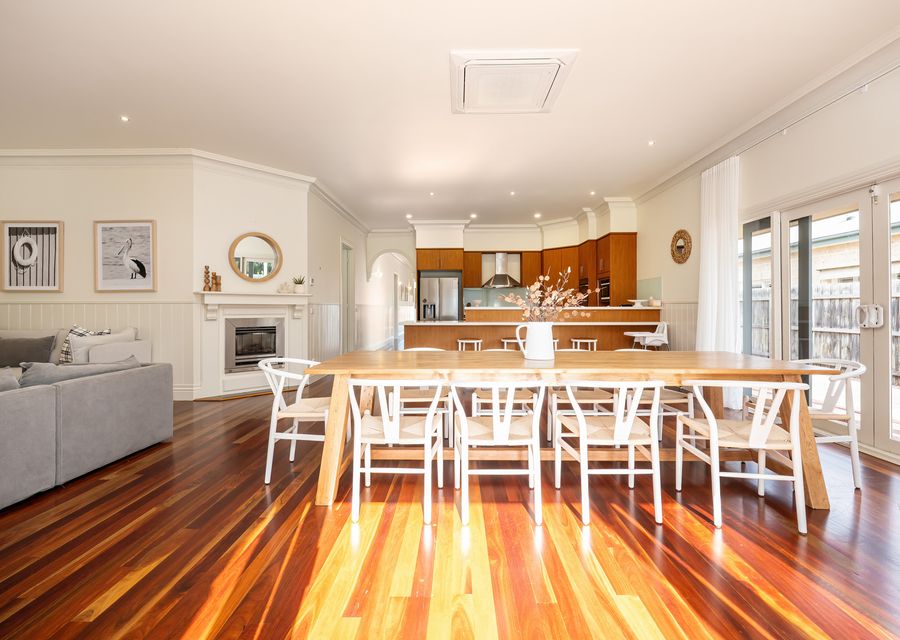 Dining table for ten guests 