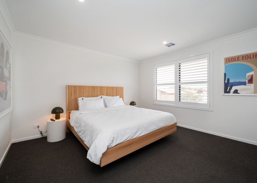 Bedroom with king bed 