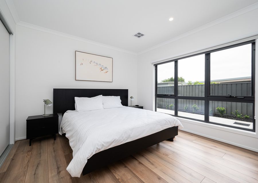 Bedroom with king bed 