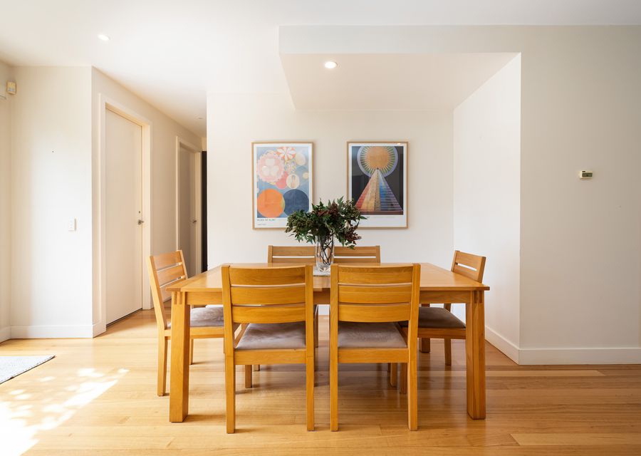 Separate dining space for 6