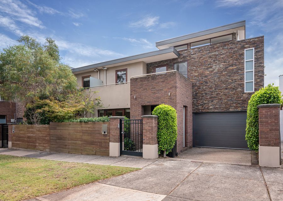 Parking for 1 car on driveway, garage is not available for guest use