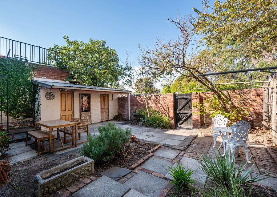 Light and bright courtyard with outdoor seating