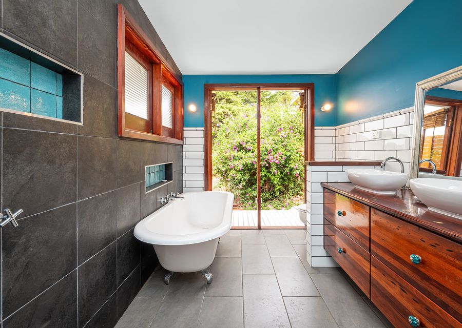 Full bathroom