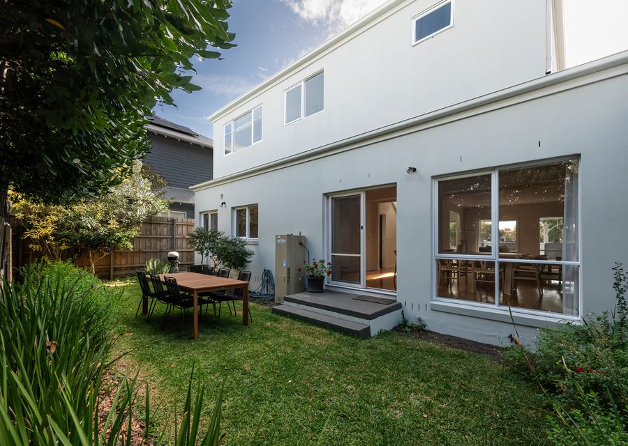 Out door dining for eight