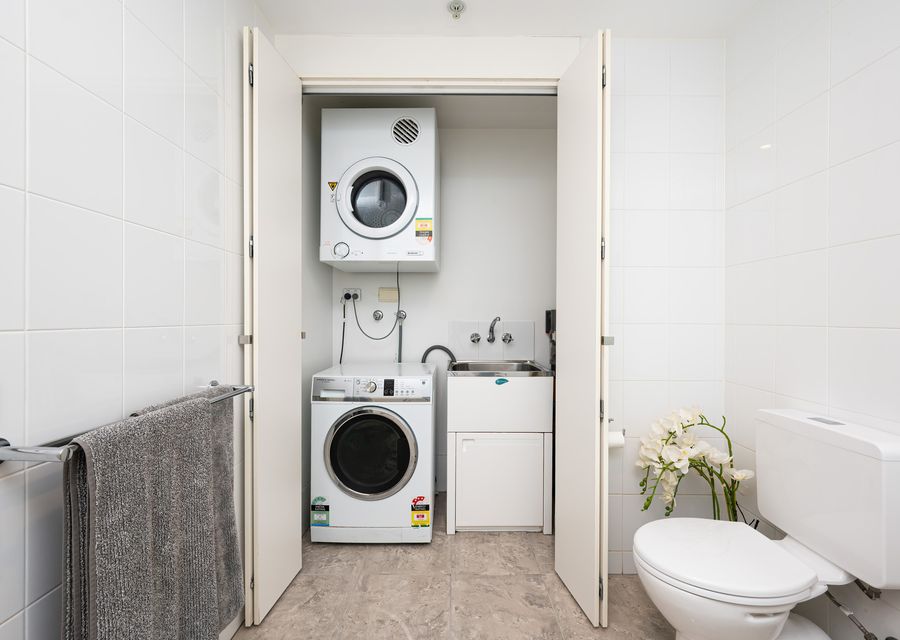 Laundry with seperate dryer and washing machine