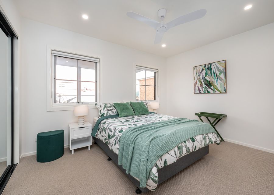 Downstairs Master Bedroom with Queen bed + ensuite