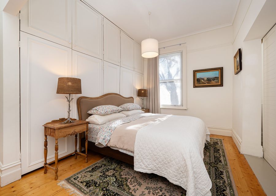 Bedroom with queen bed