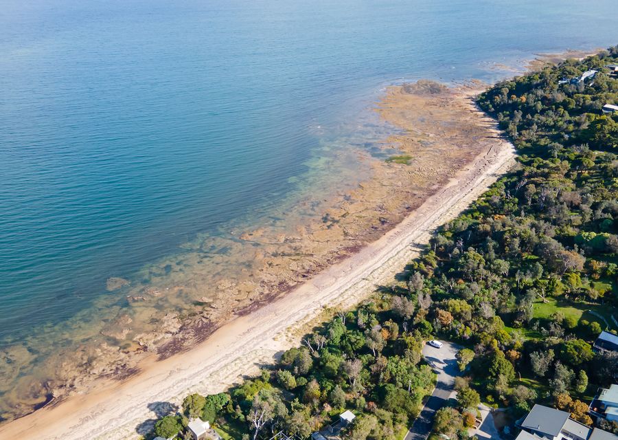 Seasom with pool and spa in beautiful Somers