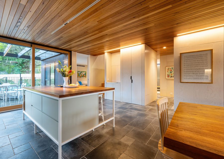 Seasom with pool and spa in beautiful Somers