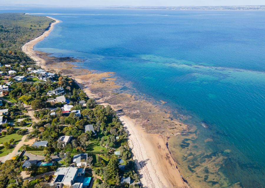 Seasom with pool and spa in beautiful Somers